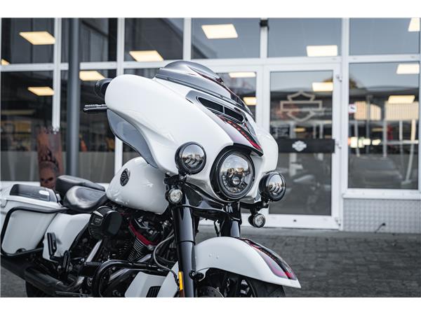 Harley-Davidson Kiel FLHXSE CVO Street Glide 117 - Kesstech -