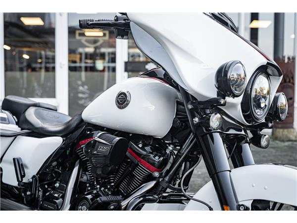 Harley-Davidson Kiel FLHXSE CVO Street Glide 117 - Kesstech -