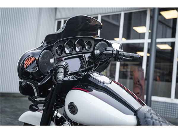 Harley-Davidson Kiel FLHXSE CVO Street Glide 117 - Kesstech -