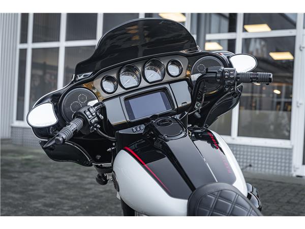 Harley-Davidson Kiel FLHXSE CVO Street Glide 117 - Kesstech -