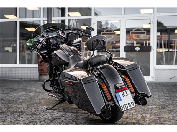 Harley-Davidson Kiel FLTRXSE CVO ROAD GLIDE 117 CUI - JEKILL&HYDE -