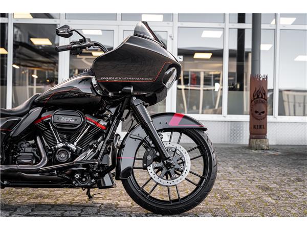 Harley-Davidson Kiel FLTRXSE CVO ROAD GLIDE 117 CUI - JEKILL&HYDE -