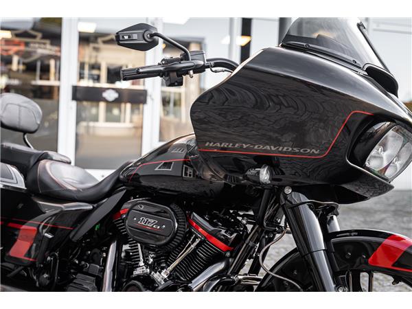 Harley-Davidson Kiel FLTRXSE CVO ROAD GLIDE 117 CUI - JEKILL&HYDE -