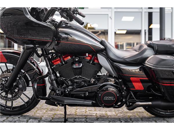 Harley-Davidson Kiel FLTRXSE CVO ROAD GLIDE 117 CUI - JEKILL&HYDE -