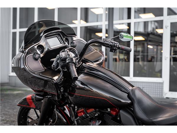 Harley-Davidson Kiel FLTRXSE CVO ROAD GLIDE 117 CUI - JEKILL&HYDE -