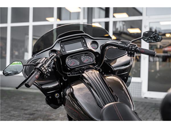 Harley-Davidson Kiel FLTRXSE CVO ROAD GLIDE 117 CUI - JEKILL&HYDE -