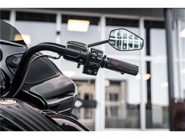 Harley-Davidson Kiel FLTRXSE CVO ROAD GLIDE 117 CUI - JEKILL&HYDE -