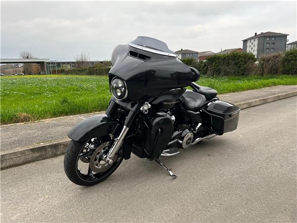 2017 HARLEY-DAVIDSON CVO FLHXSE Street Glide ABS CVO 114