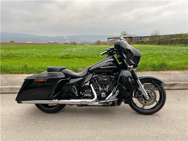 2017 HARLEY-DAVIDSON CVO FLHXSE Street Glide ABS CVO 114