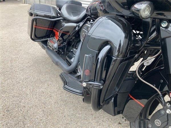 2018 Harley-Davidson CVO Road Glide FLTRXSE Cruiser