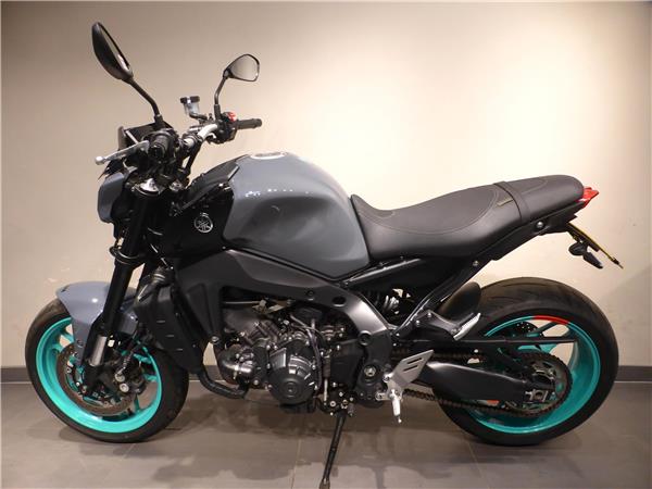 YAMAHA MT-09