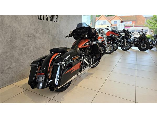 FLHXSE CVO Street Glide 