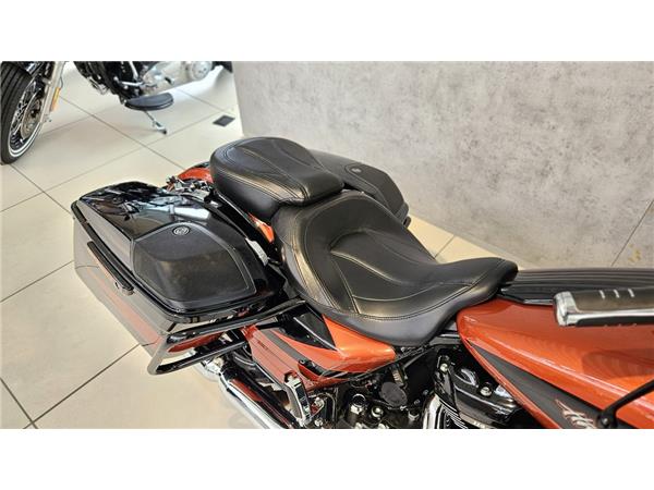 FLHXSE CVO Street Glide 