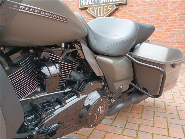 FLTRXS Road Glide Special 