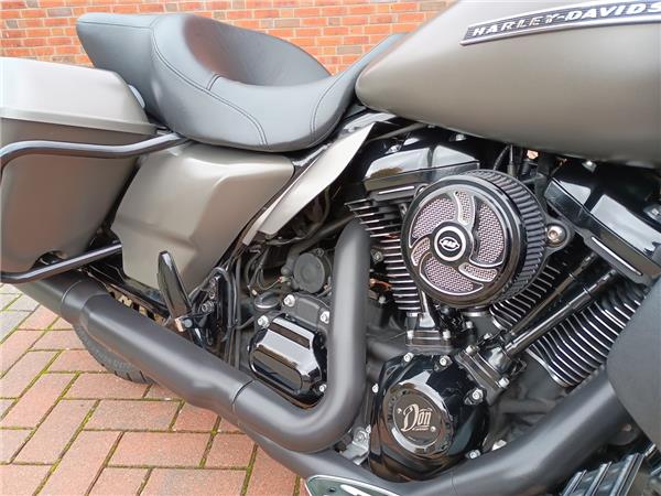 FLTRXS Road Glide Special 