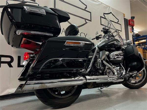 2017 HARLEY-DAVIDSON ROAD KING