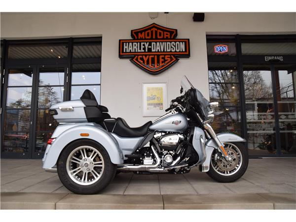 FLHTCUTG Tri Glide Ultra