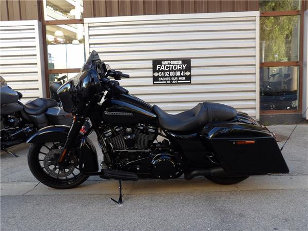 2018 HARLEY-DAVIDSON STREET GLIDE