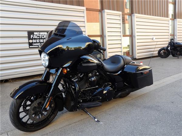 2018 HARLEY-DAVIDSON STREET GLIDE