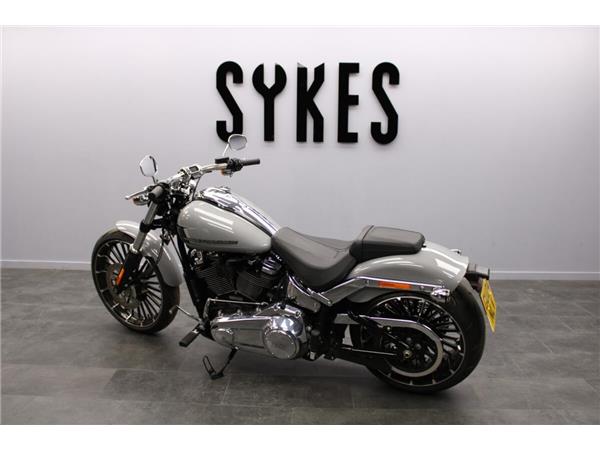 2024 Harley-Davidson Breakout 117