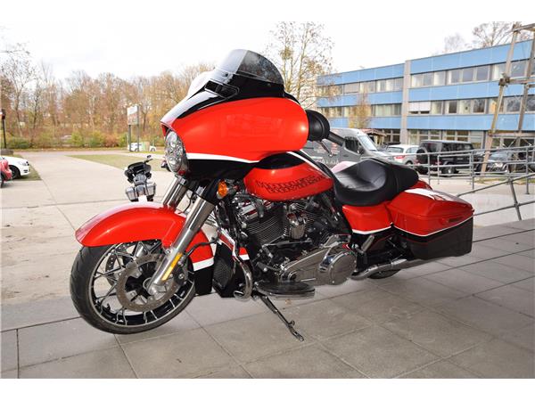 FLHXS Street Glide Special mit Sonderlacksatz
