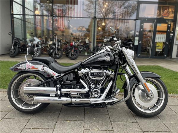 FLFBS Fat Boy 114 mit KessTech Auspuff uvm.