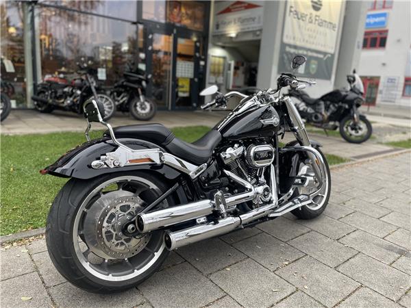 FLFBS Fat Boy 114 mit KessTech Auspuff uvm.