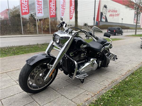 FLFBS Fat Boy 114 mit KessTech Auspuff uvm.