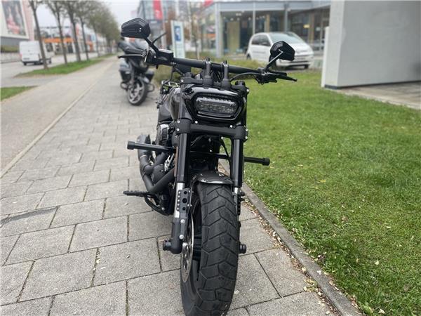 FXFBS Softail Fat Bob 114 Jekill & Hyde