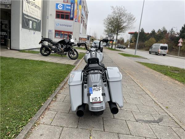 FLHRXS Road King Special mit Jekill & Hyde