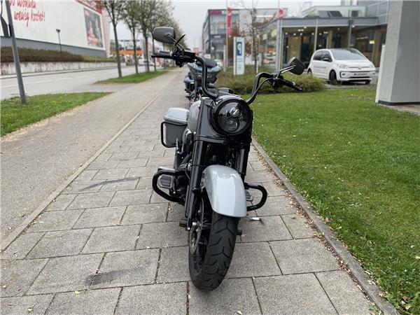 FLHRXS Road King Special mit Jekill & Hyde