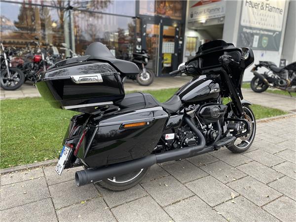 FLHX Street Glide mit KessTech & Wilbers