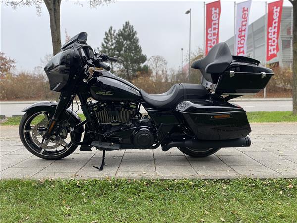 FLHX Street Glide mit KessTech & Wilbers