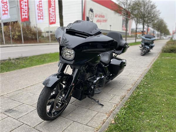 FLHX Street Glide mit KessTech & Wilbers