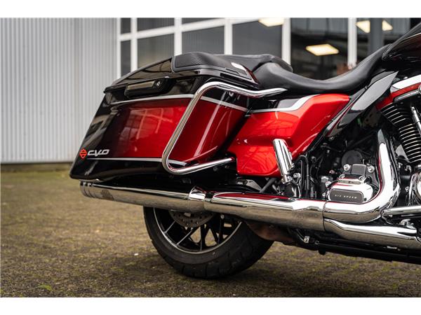 Harley-Davidson Kiel FLHXSE CVO Street Glide 117 - Jekill&Hyde -