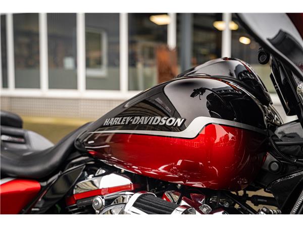 Harley-Davidson Kiel FLHXSE CVO Street Glide 117 - Jekill&Hyde -