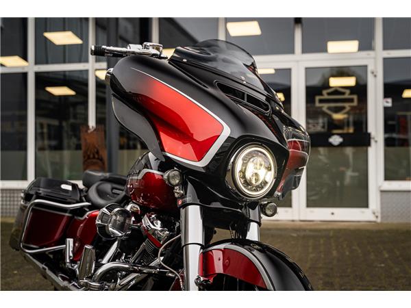 Harley-Davidson Kiel FLHXSE CVO Street Glide 117 - Jekill&Hyde -