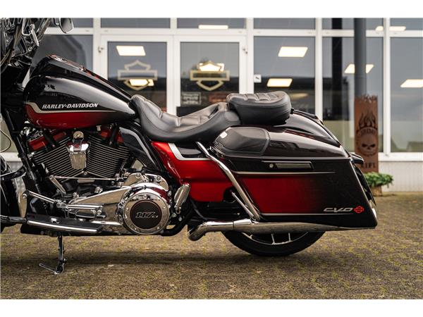 Harley-Davidson Kiel FLHXSE CVO Street Glide 117 - Jekill&Hyde -