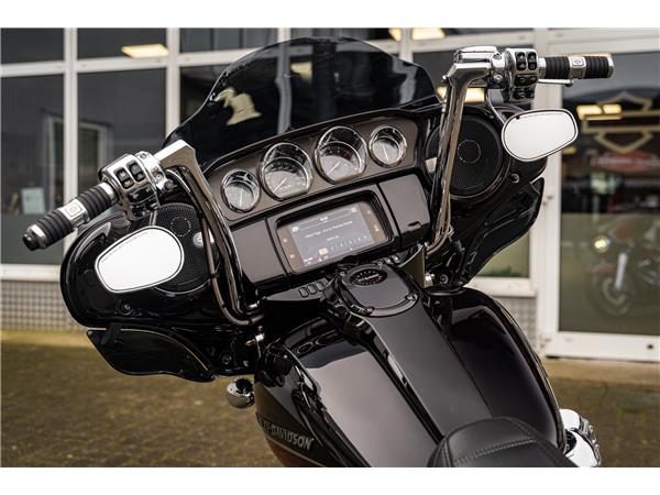 Harley-Davidson Kiel FLHXSE CVO Street Glide 117 - Jekill&Hyde -