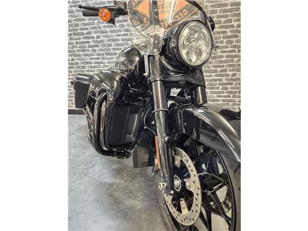 2020 HARLEY-DAVIDSON ROAD KING