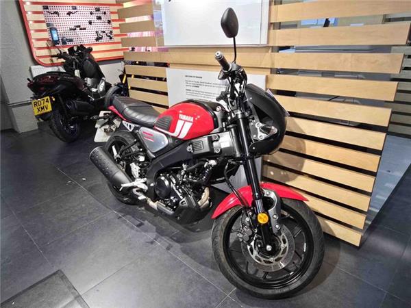 New Yamaha XSR125 RED