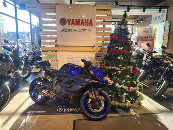 2022 Yamaha R7