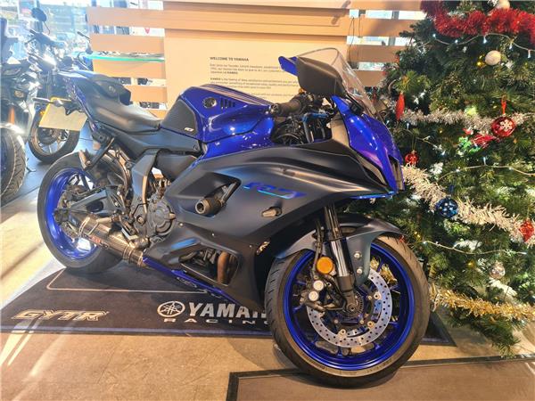 2022 Yamaha R7