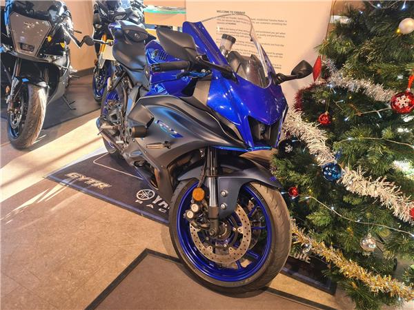 2022 Yamaha R7