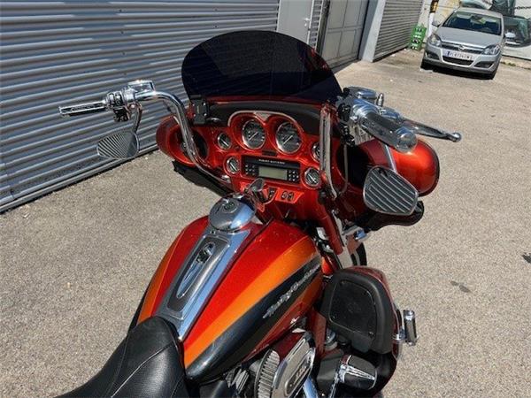 2013 Harley-Davidson CVO FLHTCUSE Ultra Classic Electra Glide Cruiser