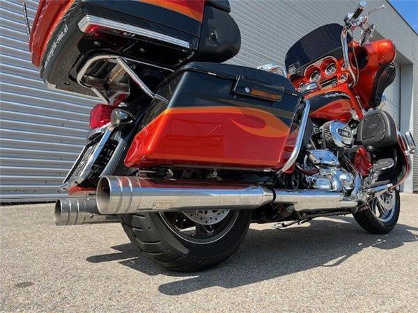 2013 Harley-Davidson CVO FLHTCUSE Ultra Classic Electra Glide Cruiser