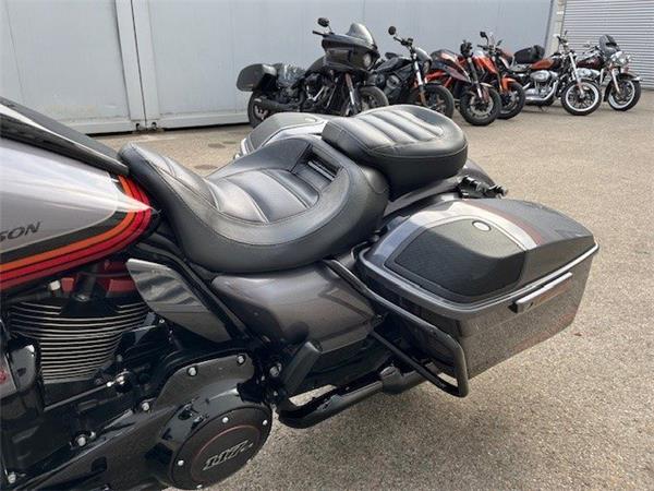 2020 Harley-Davidson CVO Street Glide FLHXSE Tourer