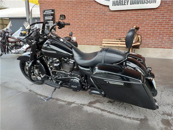 2020 HARLEY-DAVIDSON ROAD KING