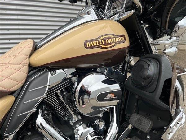 2014 Harley-Davidson Touring Electra Glide Ultra Limited FLHTK Tourer