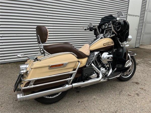 2014 Harley-Davidson Touring Electra Glide Ultra Limited FLHTK Tourer